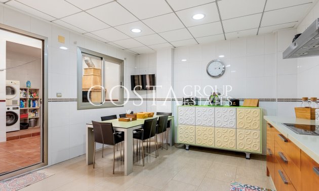 Resale - House -
Guardamar del Segura - Guardamar del Segura Centro