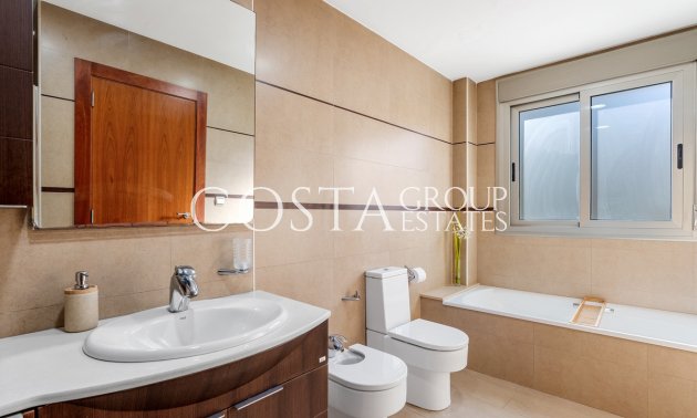 Resale - House -
Guardamar del Segura - Guardamar del Segura Centro