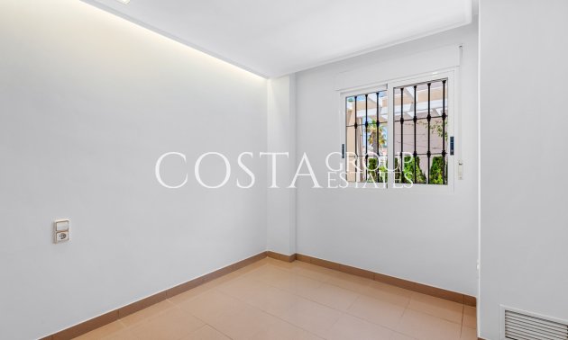 Herverkoop - Villa -
Torrevieja - Torrevieja Centro