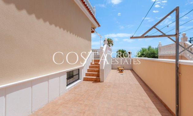 Herverkoop - Villa -
Torrevieja - Torrevieja Centro
