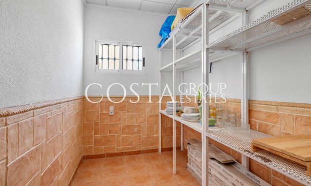 Herverkoop - Villa -
Torrevieja - Torrevieja Centro