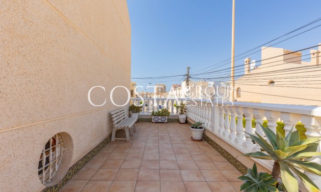 Resale - Villa -
Torrevieja - Torrevieja Centro