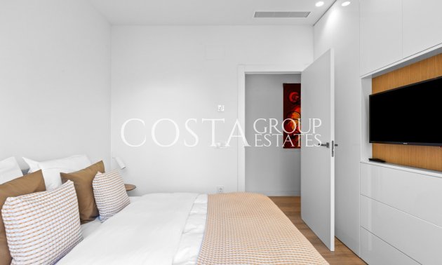 Resale - Villa -
Orihuela - Las Colinas Golf