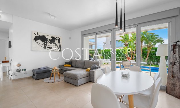 Resale - Villa -
Orihuela - Vista Bella Golf