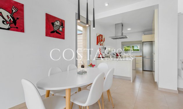 Resale - Villa -
Orihuela - Vista Bella Golf