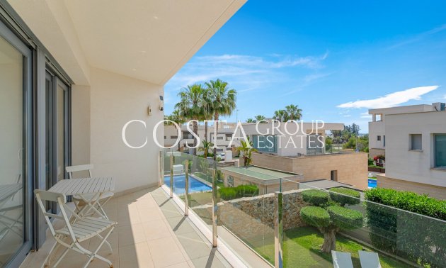 Resale - Villa -
Orihuela - Vista Bella Golf