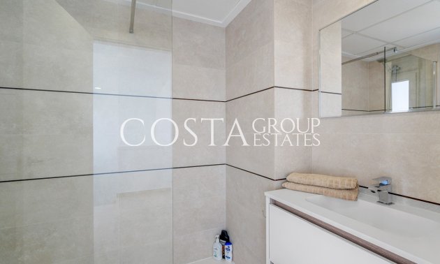 Resale - Villa -
Orihuela - Vista Bella Golf