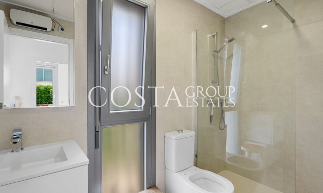 Resale - Villa -
Orihuela - Vista Bella Golf