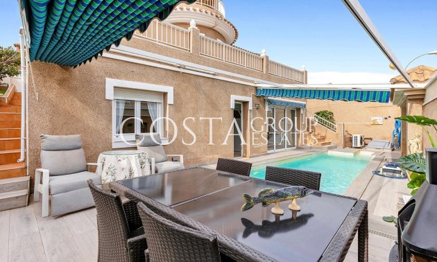 Resale - Villa -
Torrevieja - Torrevieja Centro