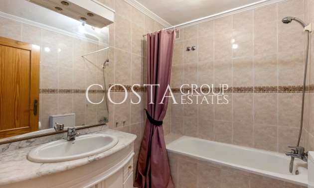 Resale - Villa -
Torrevieja - Torrevieja Centro
