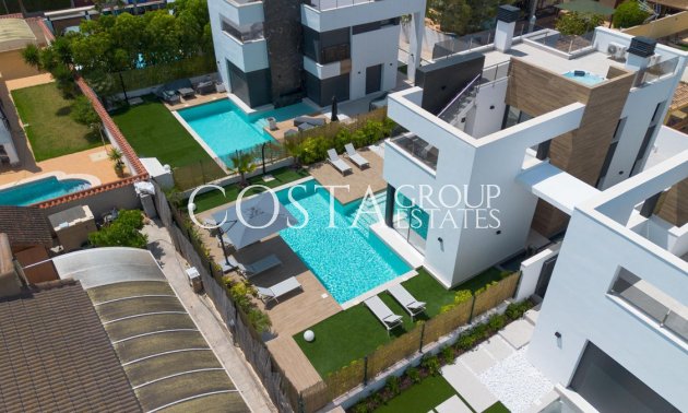 Herverkoop - Villa -
Torrevieja - Torrevieja Centro