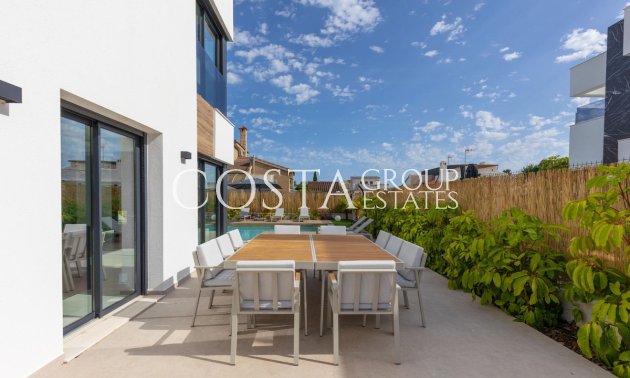 Herverkoop - Villa -
Torrevieja - Torrevieja Centro