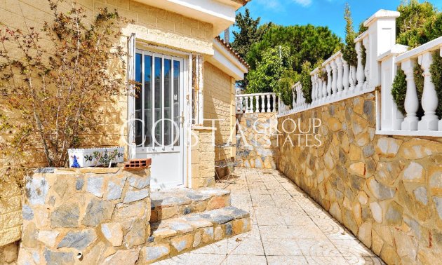 Revente - Villa -
Orihuela - Dehesa de Campoamor