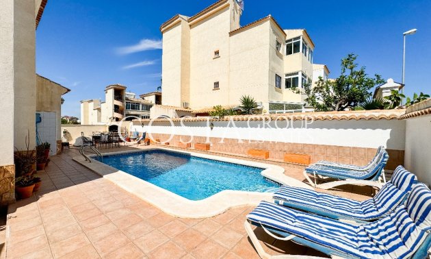 Revente - Villa -
Orihuela - Punta Prima
