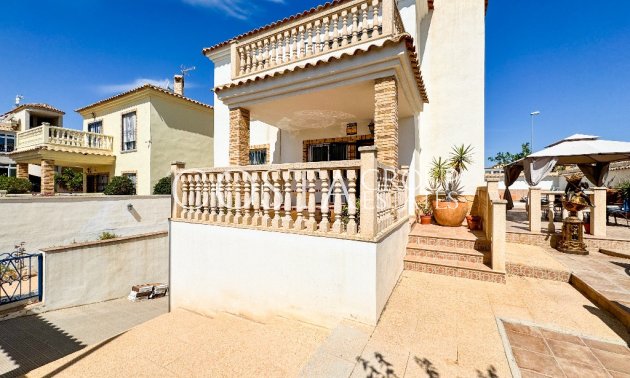 Revente - Villa -
Orihuela - Punta Prima