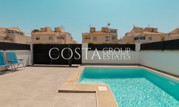 Resale - Villa -
Torrevieja - Torrevieja Centro