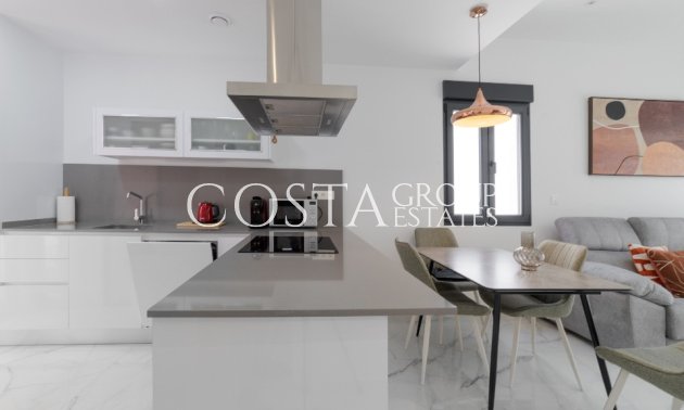 Resale - Villa -
Torrevieja - Torrevieja Centro