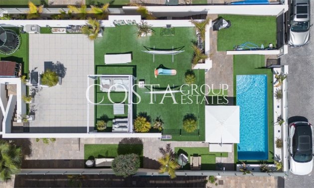 Resale - Villa -
Orihuela - Villamartin