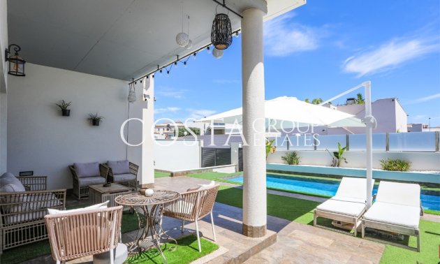 Resale - Villa -
Orihuela - Villamartin
