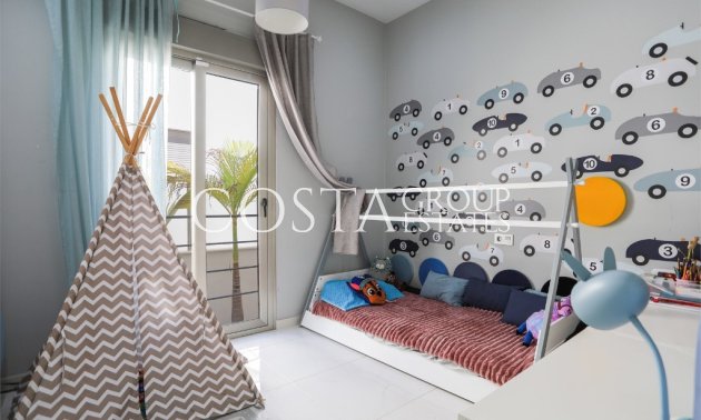 Resale - Villa -
Orihuela - Villamartin