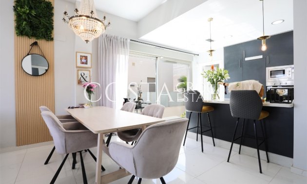 Resale - Villa -
Orihuela - Villamartin