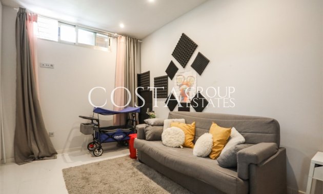 Resale - Villa -
Orihuela - Villamartin