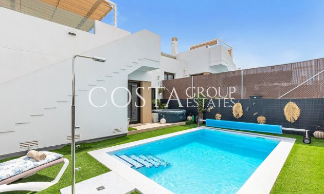 Resale - Villa -
Orihuela - Vista Bella Golf