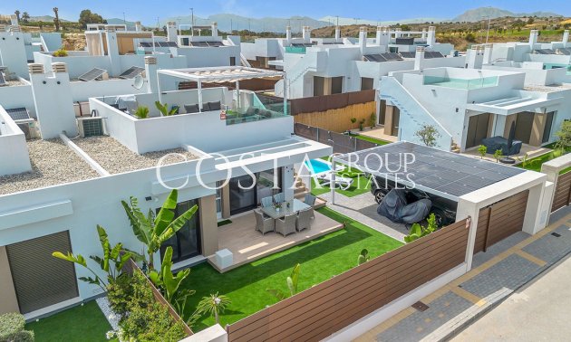 Resale - Villa -
Orihuela - Vista Bella Golf