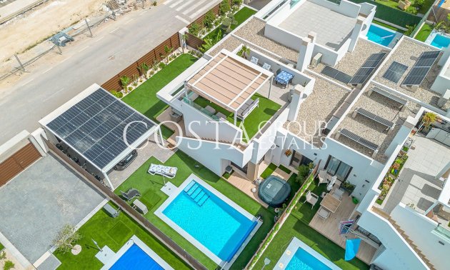 Resale - Villa -
Orihuela - Vista Bella Golf