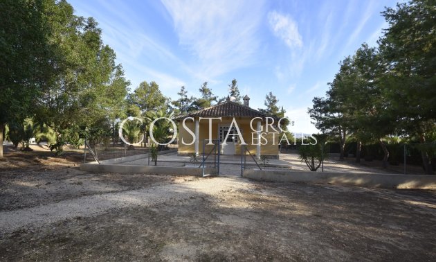 Resale - Villa -
Orihuela - La Matanza