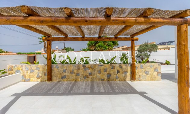Herverkoop - Villa -
Torrevieja - Torrevieja Centro