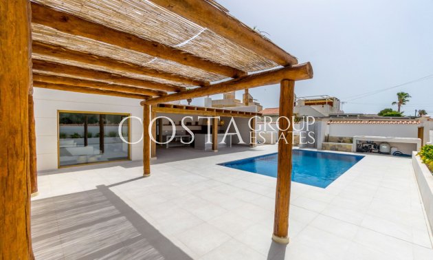 Herverkoop - Villa -
Torrevieja - Torrevieja Centro