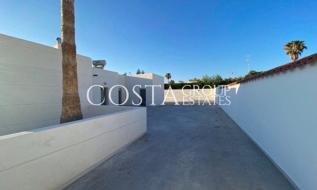 Herverkoop - Villa -
Torrevieja - Torrevieja Centro