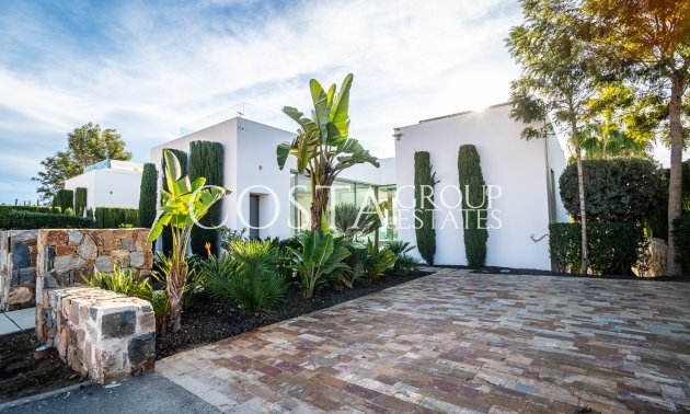 Resale - Villa -
Orihuela - Las Colinas Golf