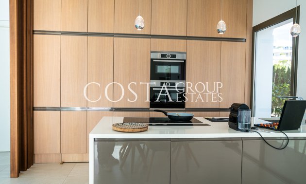Resale - Villa -
Orihuela - Las Colinas Golf