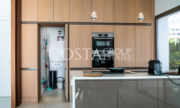 Resale - Villa -
Orihuela - Las Colinas Golf
