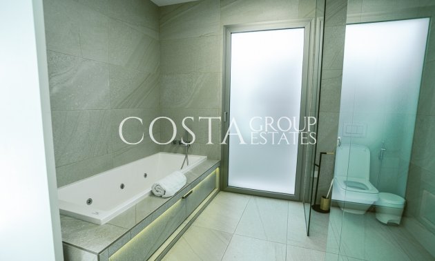 Resale - Villa -
Orihuela - Las Colinas Golf