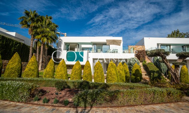 Resale - Villa -
Orihuela - Las Colinas Golf