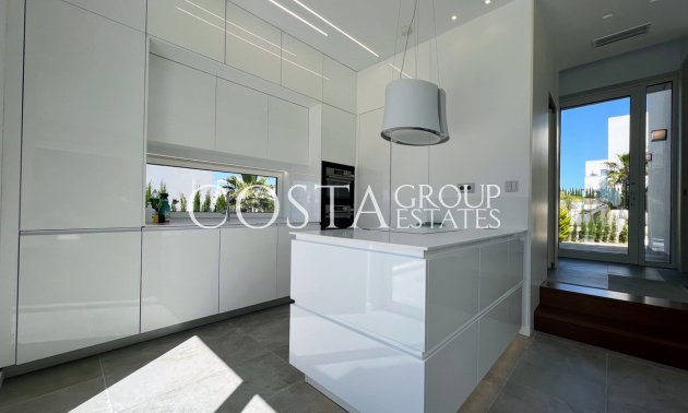Resale - Villa -
Orihuela - Las Colinas Golf