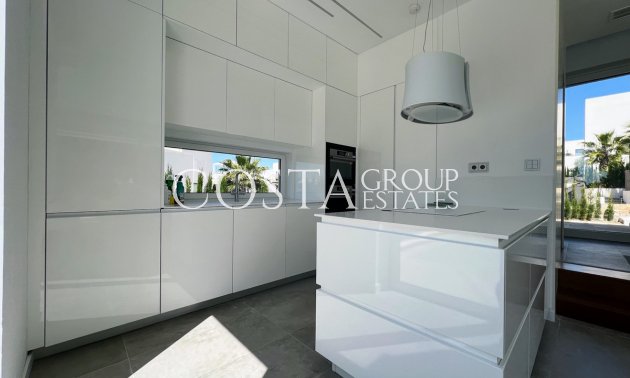 Resale - Villa -
Orihuela - Las Colinas Golf