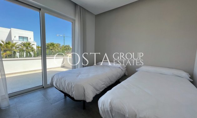 Resale - Villa -
Orihuela - Las Colinas Golf