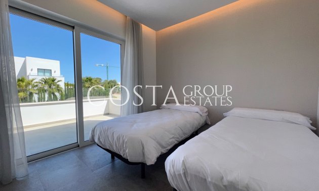 Resale - Villa -
Orihuela - Las Colinas Golf