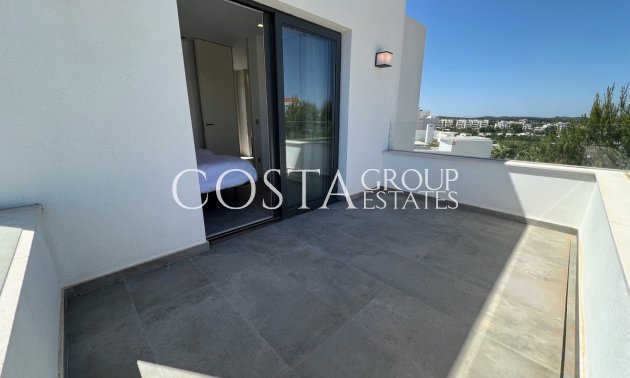 Resale - Villa -
Orihuela - Las Colinas Golf