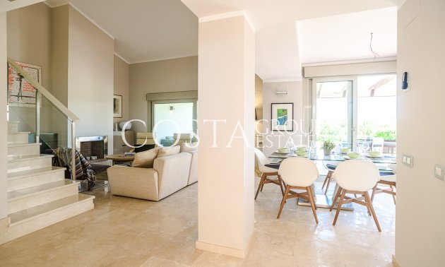 Resale - Villa -
Orihuela - Las Colinas Golf