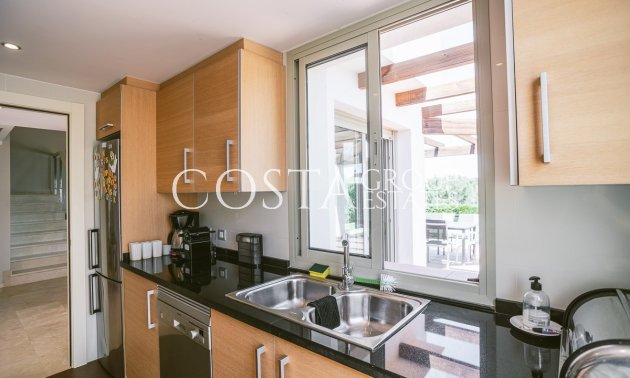 Resale - Villa -
Orihuela - Las Colinas Golf