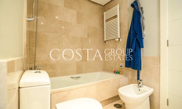 Resale - Villa -
Orihuela - Las Colinas Golf
