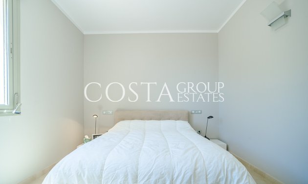 Resale - Villa -
Orihuela - Las Colinas Golf