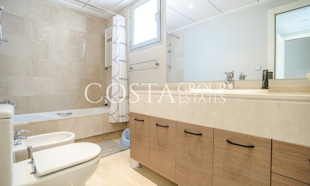 Resale - Villa -
Orihuela - Las Colinas Golf