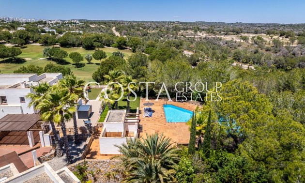 Resale - Villa -
Orihuela - Las Colinas Golf