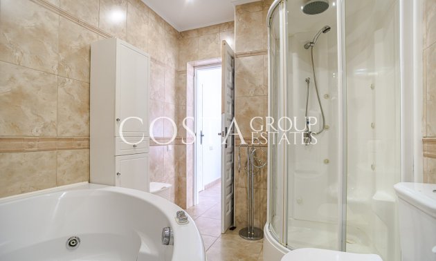 Resale - Villa -
Torrevieja - La Siesta